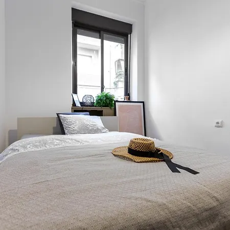 Soho Boho - With Sunny Rooftop Terrace And Fiber Optic Internet Lägenhetshotell
