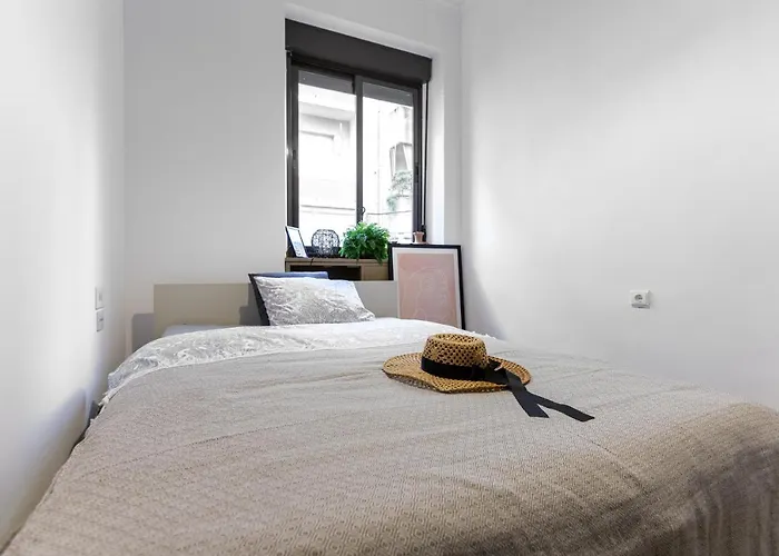 Soho Boho - With Sunny Rooftop Terrace And Fiber Optic Internet 아파트호텔