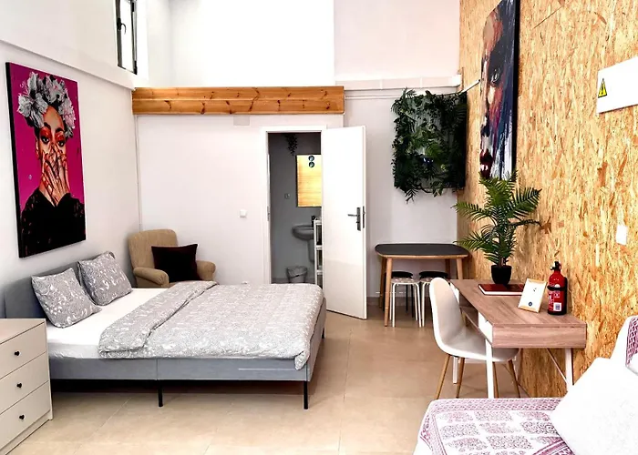Soho Boho - With Sunny Rooftop Terrace And Fiber Optic Internet 아파트호텔
