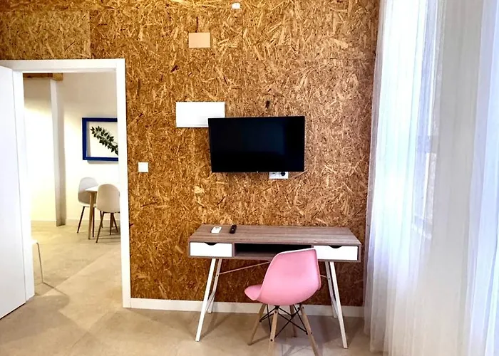 Soho Boho - With Sunny Rooftop Terrace And Fiber Optic Internet 아파트호텔 3*